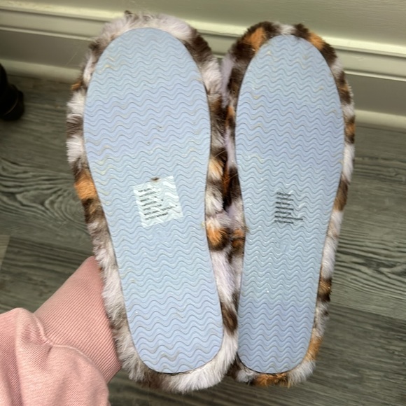 Fabletics Slippers - Picture 3 of 3